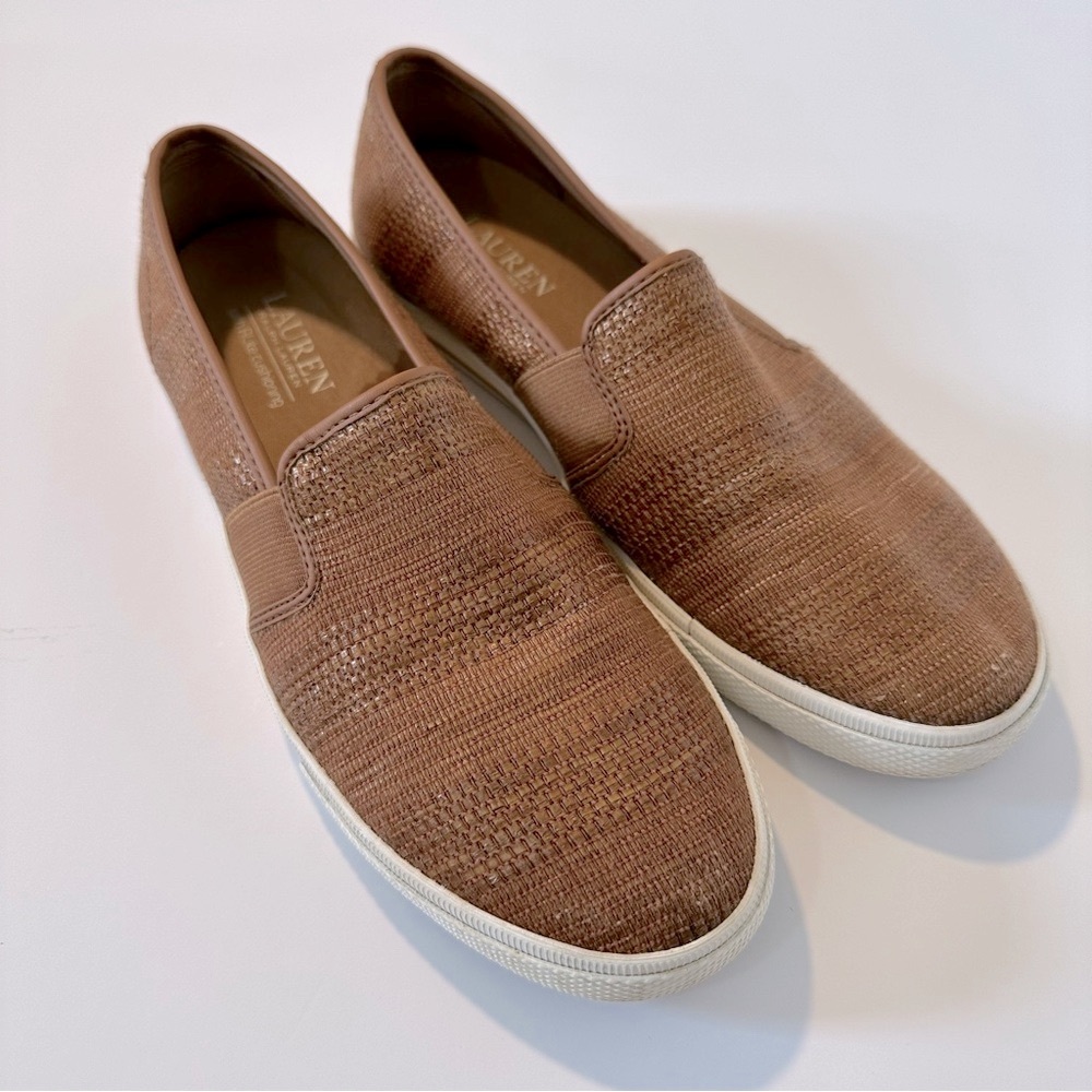 Lauren Ralph Lauren Women’s Tan Flats with Textured Upper and Sleek Design SZ 9